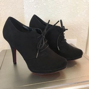 Velvet ankle heels w/slight platform.